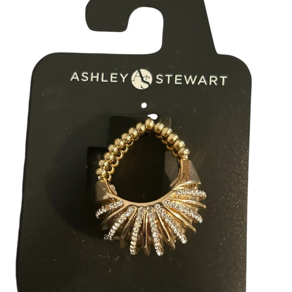 Ashley Stewart gold-tone stretch ring with rhinestone accents NWT One Size - Picture 2 of 4